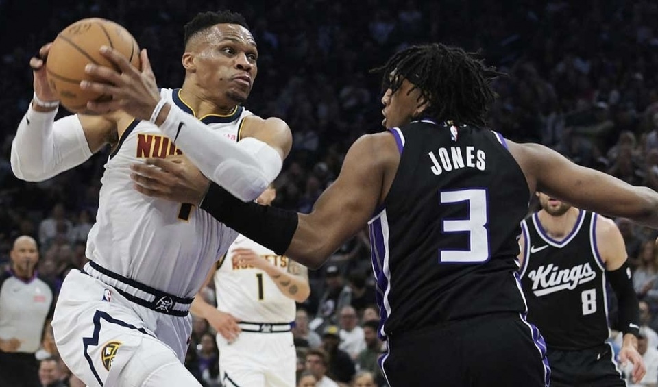 迫使主教练 迫使主教练